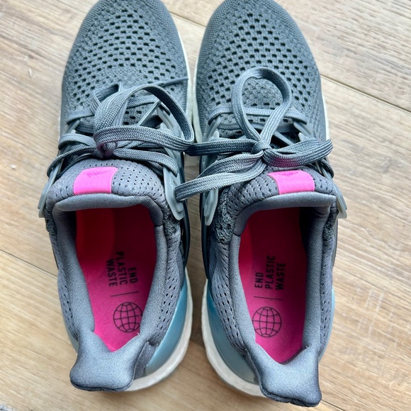 Adidas Ultraboosts 1.0 in grey, pink, and blue - Picture 5 of 7